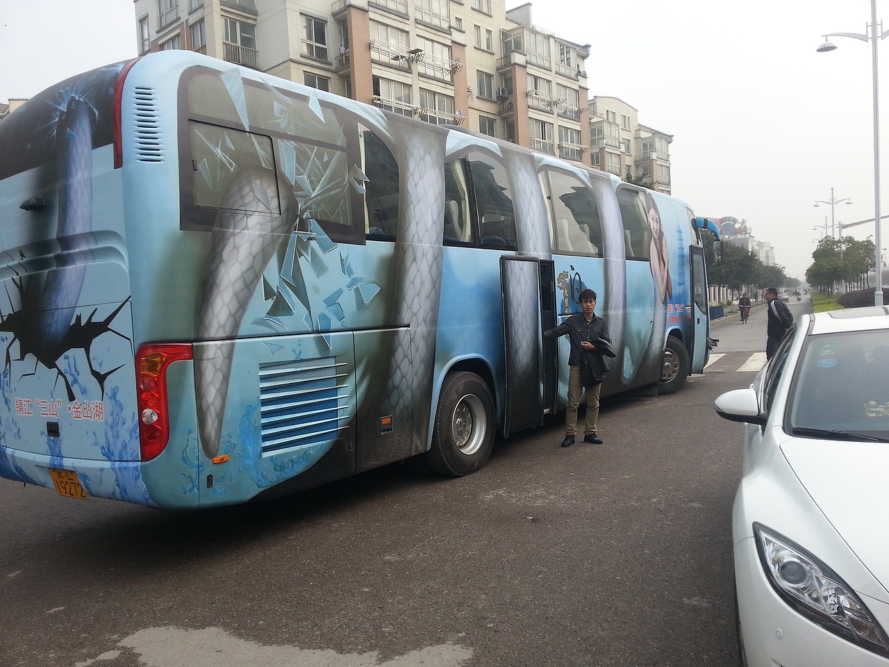 浙江鎮(zhèn)江《白蛇傳》旅游車體3D車貼（圖ZMzI2MzU2NjQ4） - 繪畫 - 站酷設(shè)計(jì)師上海3D地貼原創(chuàng)素材 - 站酷ZCOOL