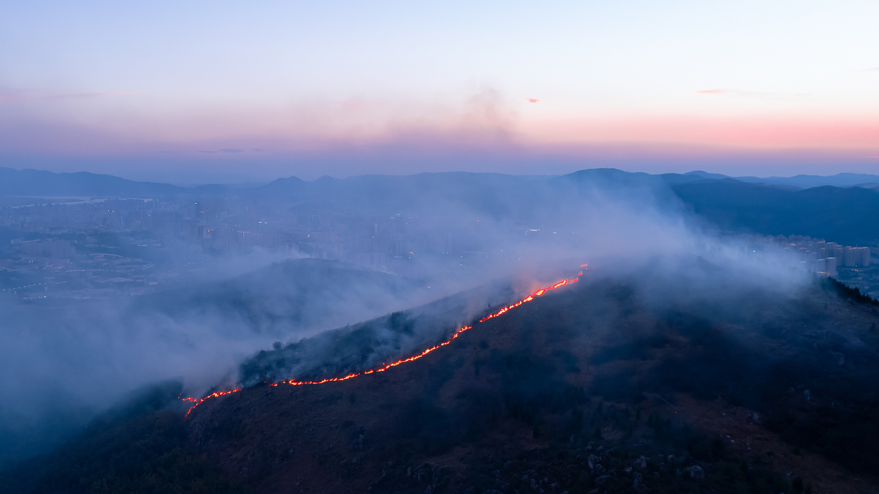 昆明长虫山火灾前后