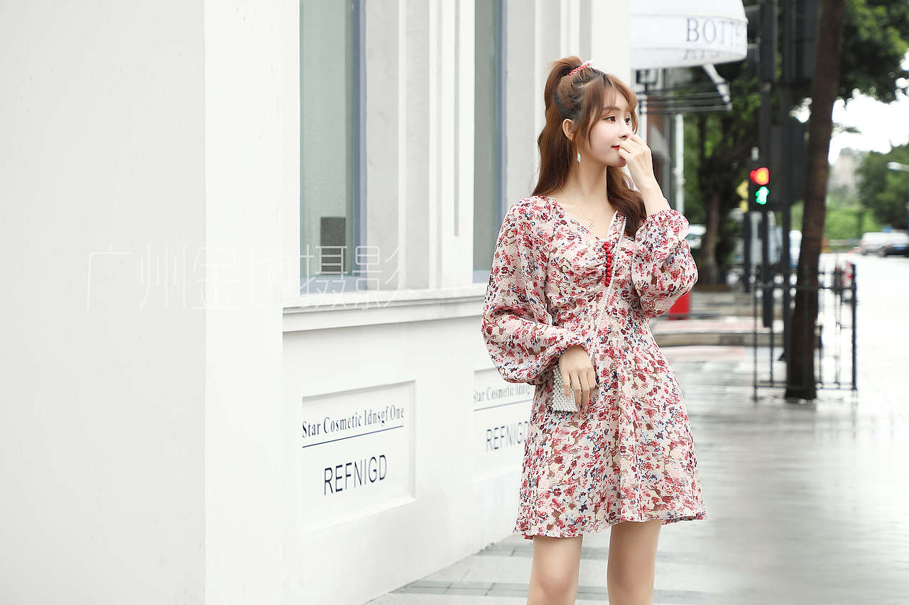 广州金也摄影|网红女装模特服装裙子短裙花裙摄影拍摄