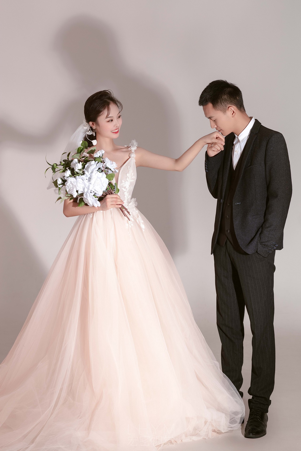 真实客片 I 徐家威&姜蕊 /亲切婚纱/草坪浪漫/纯色经典