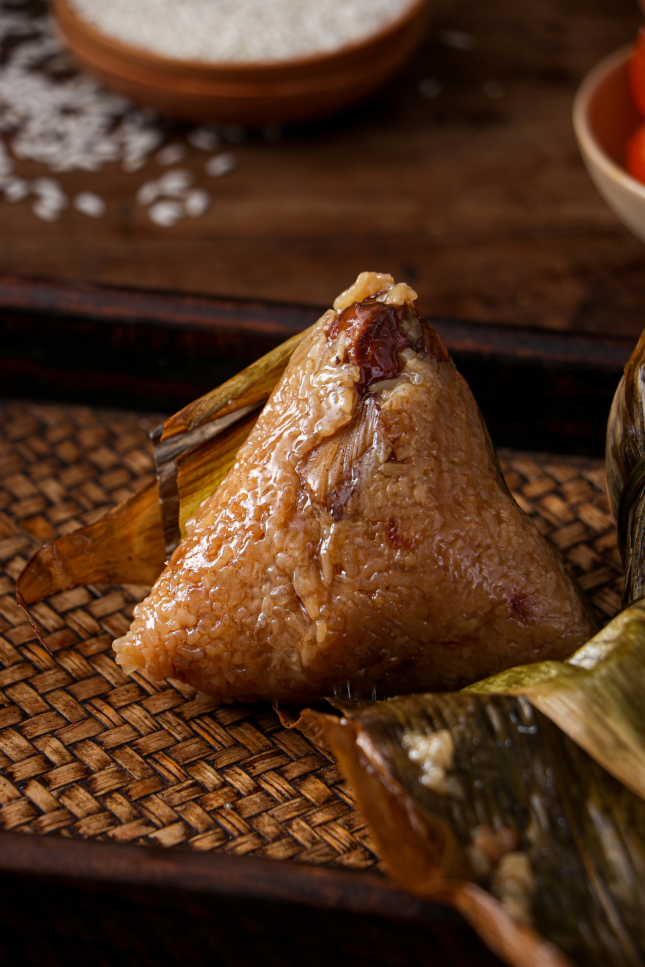 闽南福建烧肉粽粽子 传统新鲜蛋黄烧肉粽鲍鱼海鲜粽子