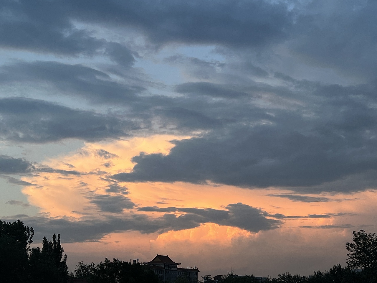 夏日浪漫（圖ZMzA3NzY0NTgw） - 風(fēng)光攝影 - 站酷設(shè)計(jì)師胖胖家的小貓咪原創(chuàng)素材 - 站酷ZCOOL