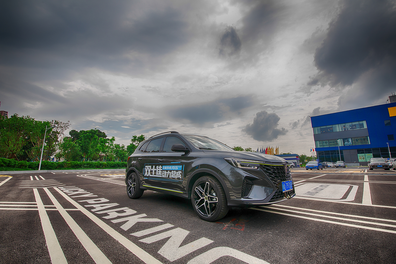 双十佳动力荣威汽车商业摄影（图ZMzA3OTA5NjIw） - 产品摄影 - 站酷设计师爱摄影的小波原创素材 - 站酷ZCOOL