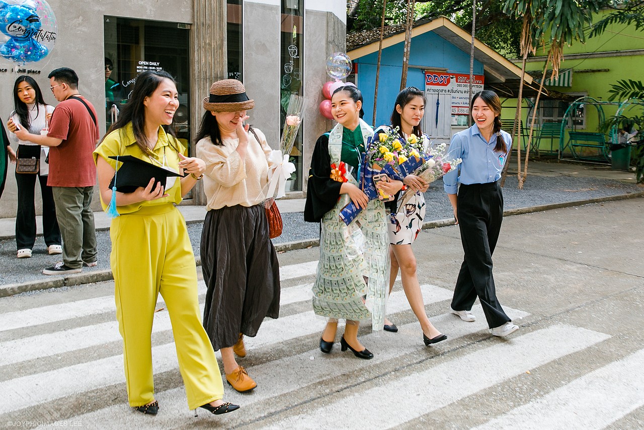 泰国的毕业典礼（图ZMzMyMTI4ODI0） - 人文/纪实摄影 - 站酷设计师钢叔原创素材 - 站酷ZCOOL