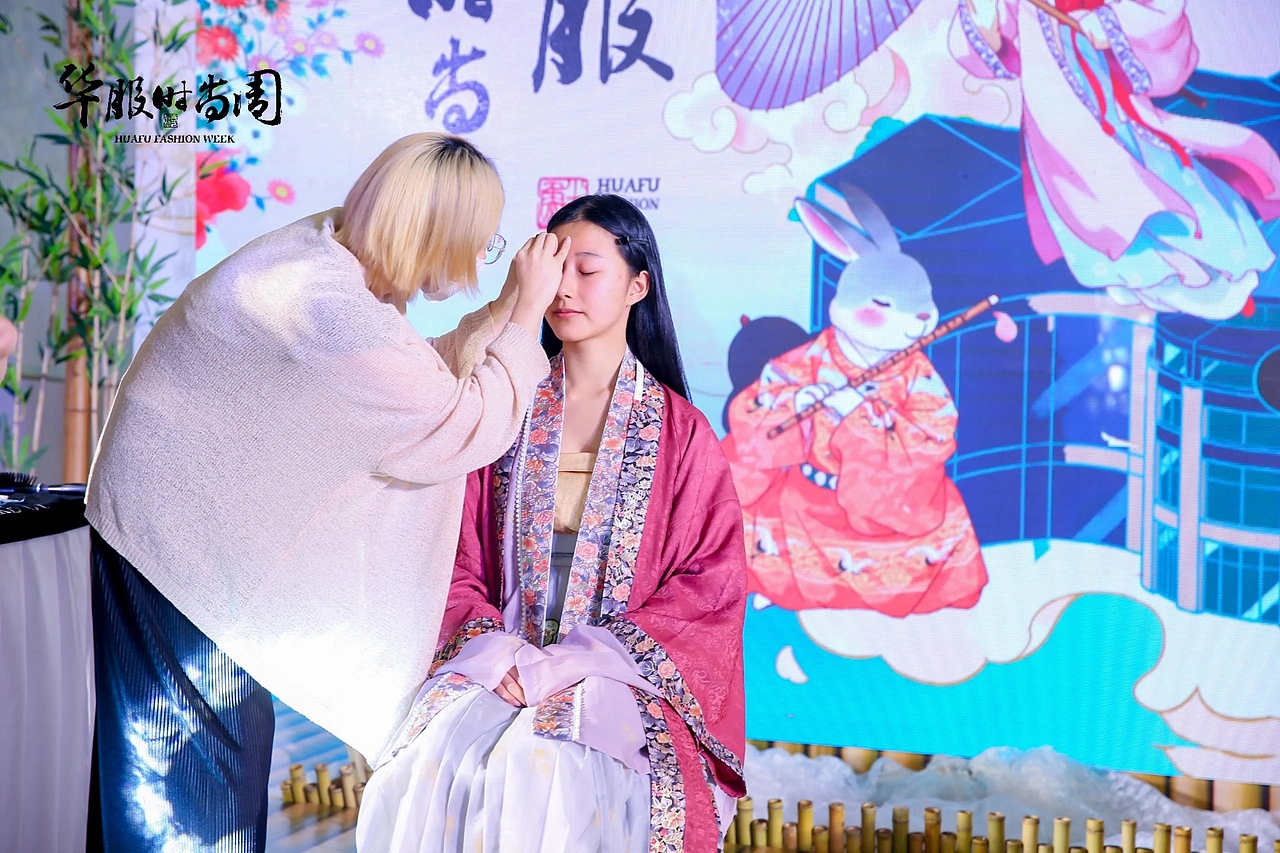 2020杭州湖滨银泰华服时尚周