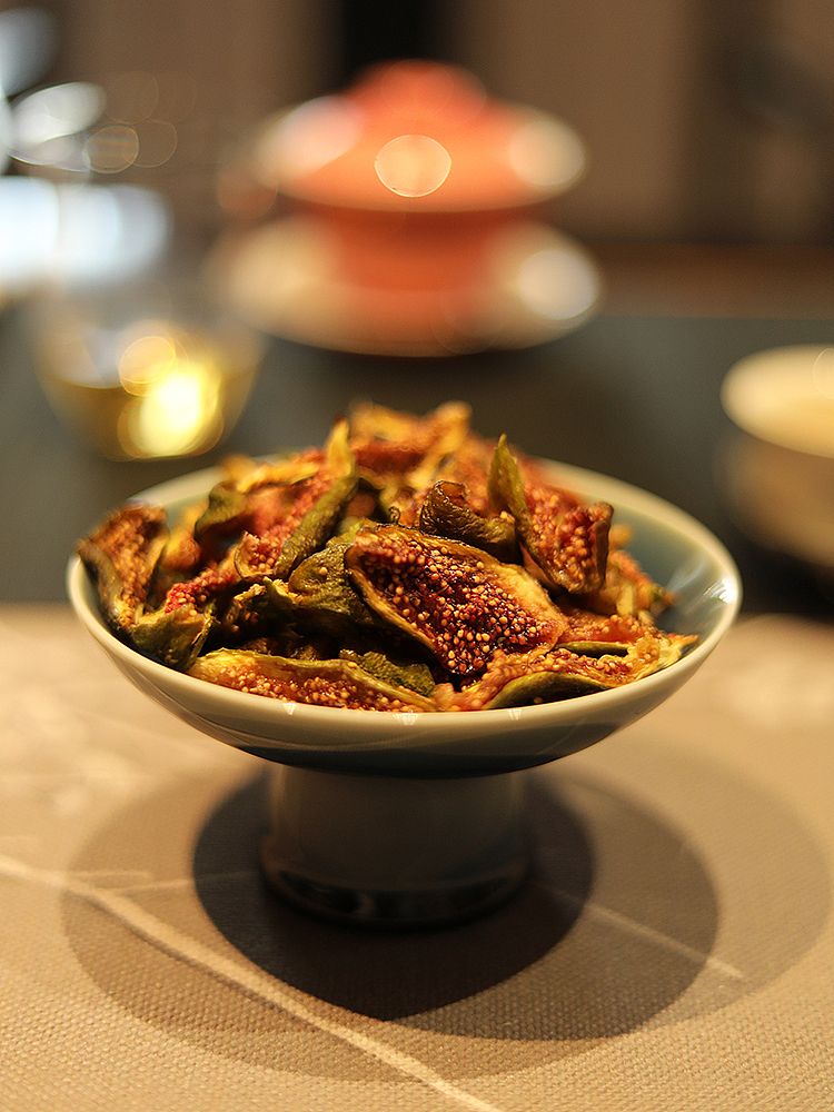 拿无花果干当茶点 功效升级 果干拍摄花絮分享（图ZMzU5NTE1NTMy） - 美食摄影 - 站酷设计师陈默工作室原创素材 - 站酷ZCOOL