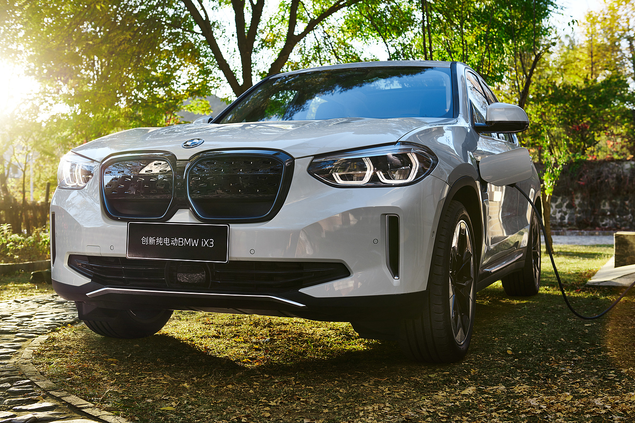 宝马新能源电动车 IX3 路跑拍摄