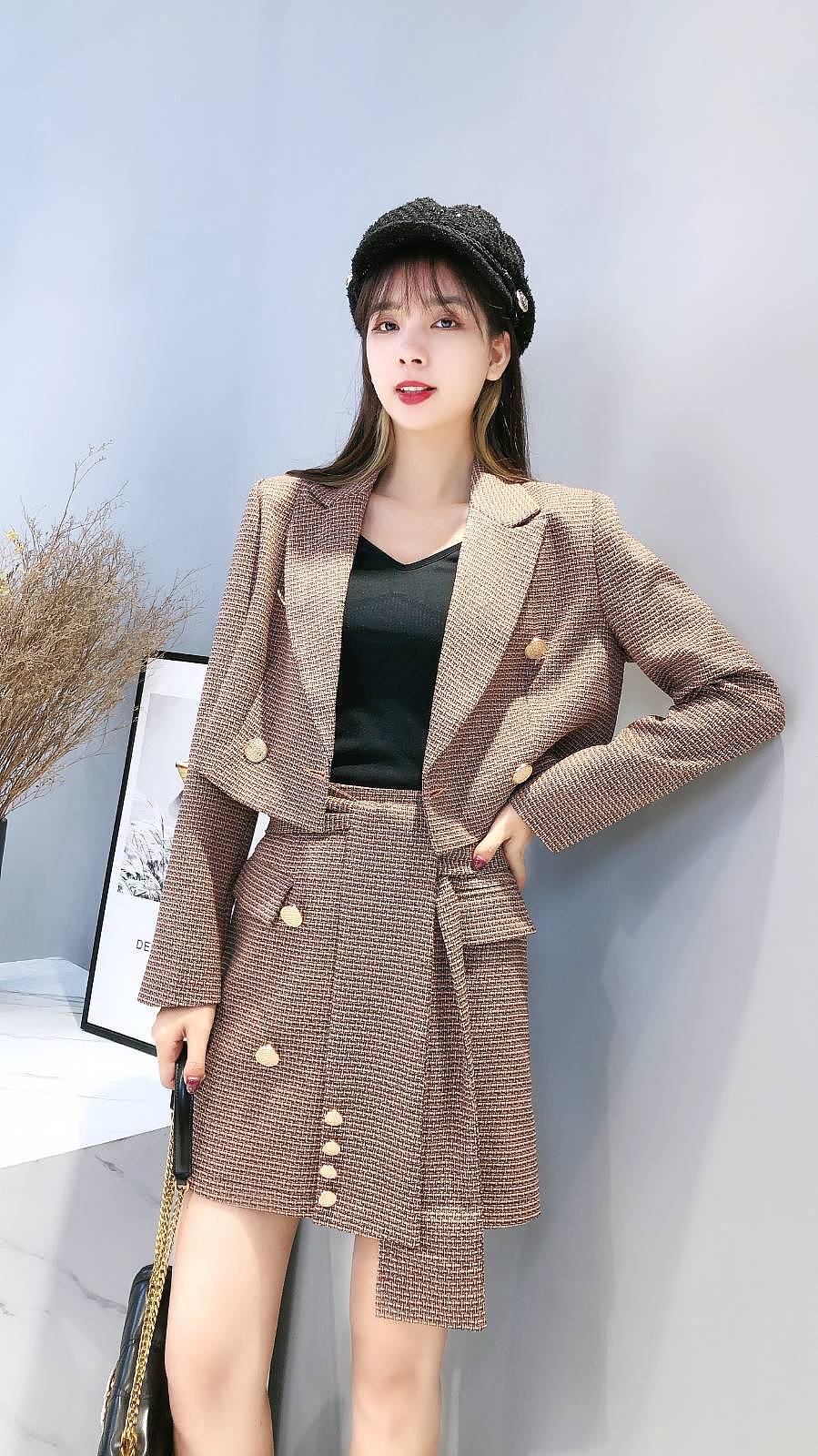 手机拍摄的服装生活照及视频(8P+SMOOTH 4)（图ZMzAzMTY3NTQ4） - 产品摄影 - 站酷设计师DBar设计吧原创素材 - 站酷ZCOOL