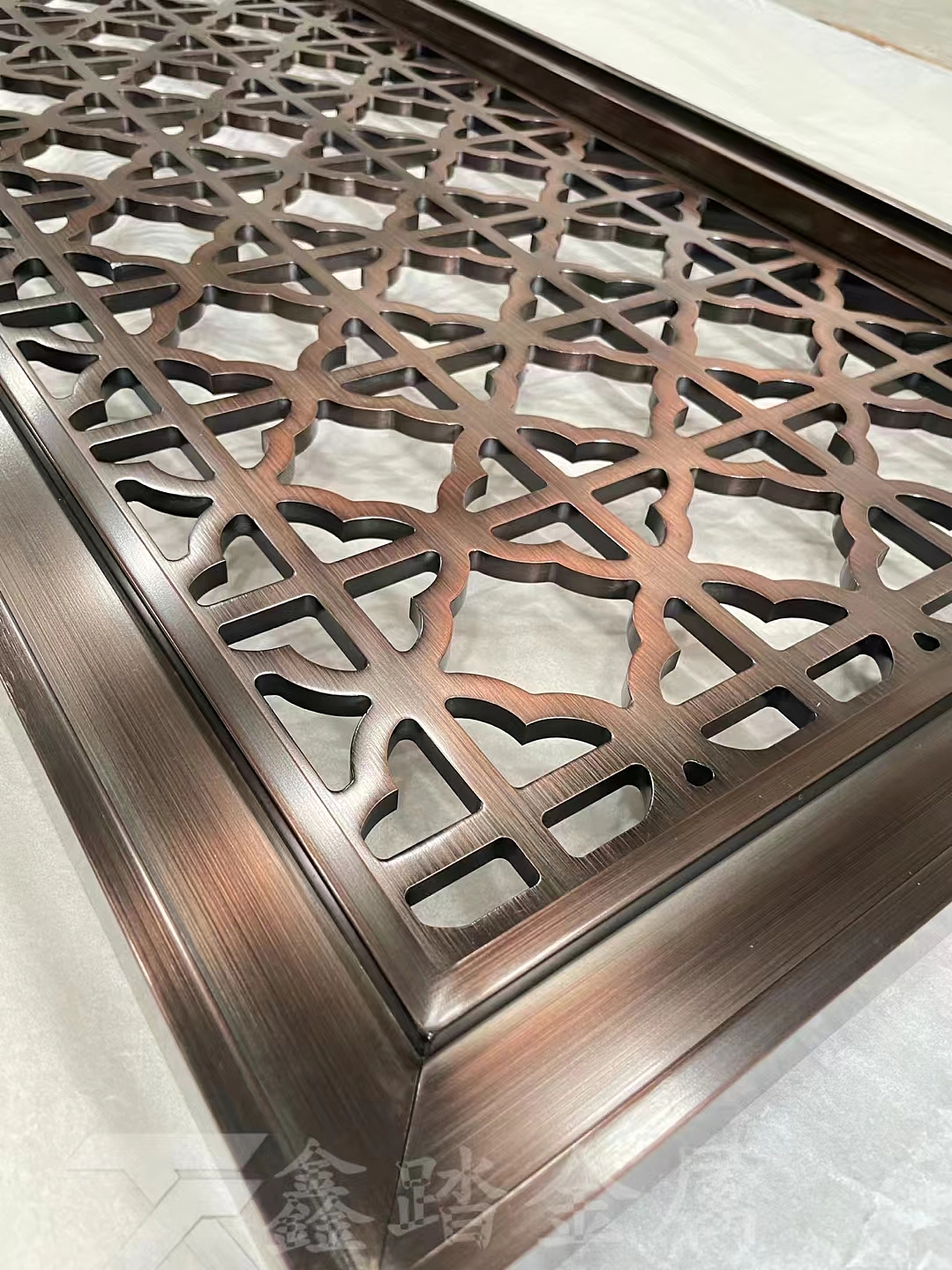 铝板祥云浮雕壁画创意水晶屏风