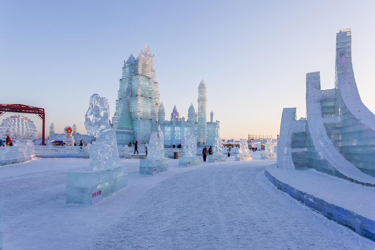 哈爾濱冰雪大世界（圖ZMzI2ODkwNDc2） - 環(huán)境/建筑攝影 - 站酷設(shè)計(jì)師攝影師杜凱原創(chuàng)素材 - 站酷ZCOOL