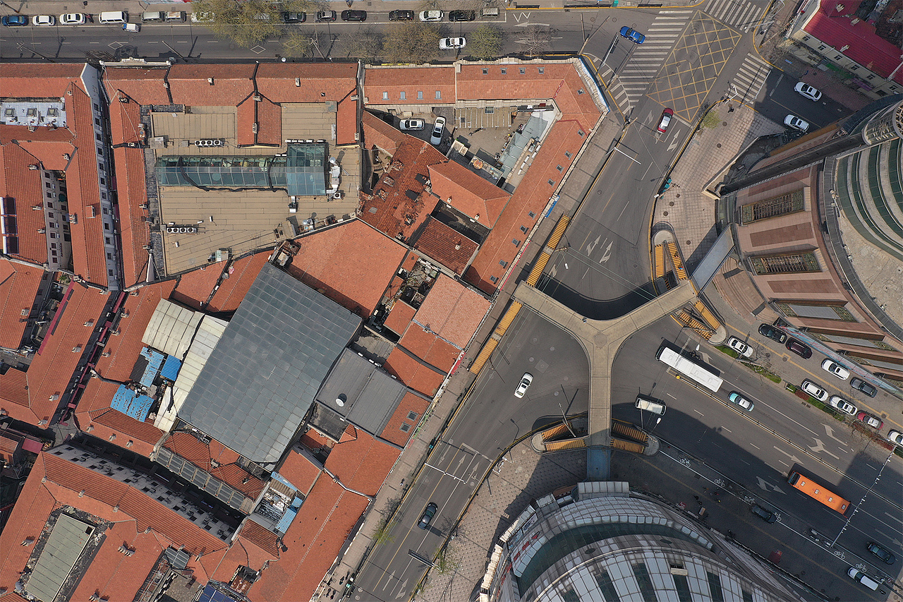 影像表达城市变迁中的传承与共生——以青岛里院为例 