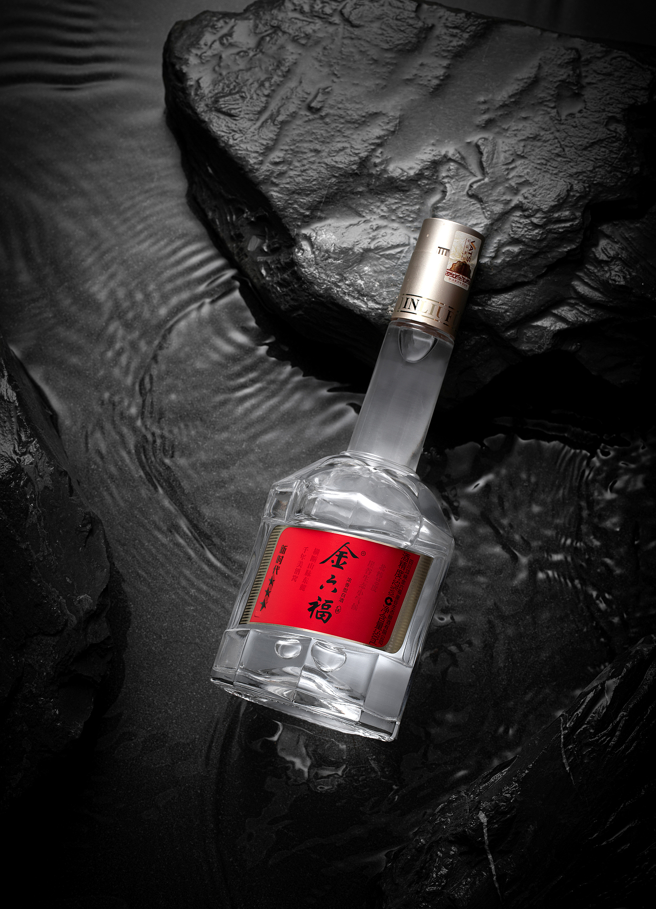 白酒拍摄-产品拍摄-金六福-新时代三星（图ZMzI2MDYwNTUy） - 产品摄影 - 站酷设计师叁羽映画原创素材 - 站酷ZCOOL