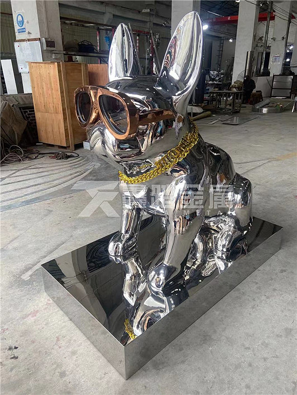 商业网红街镜面不锈钢雕塑美陈潮牌摆件