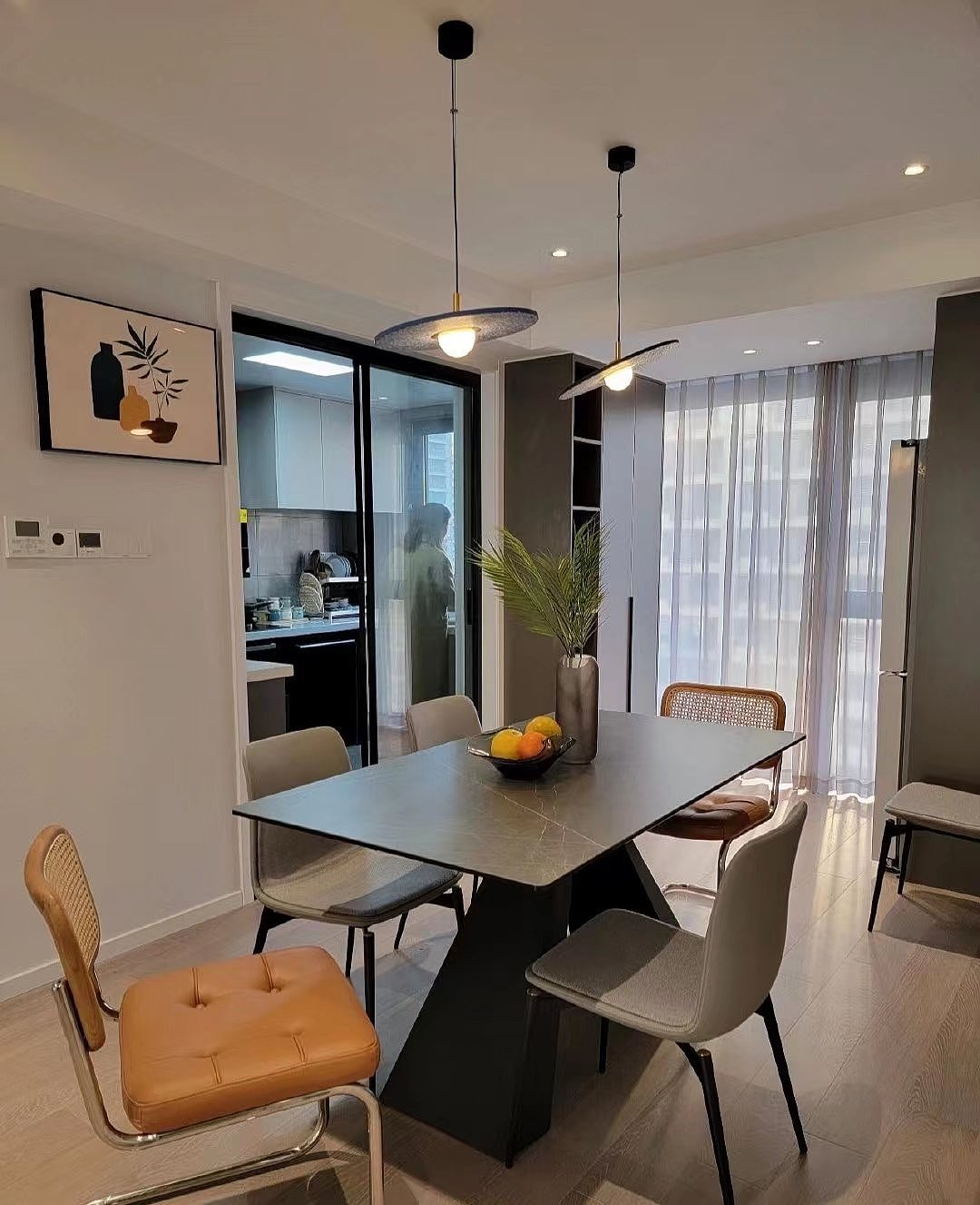 浅棕色系的现代简约装修,落地效果很赞!