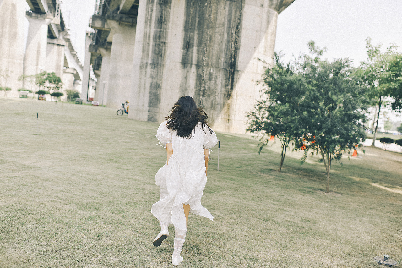 夏日青春狂想曲（图ZMzQ3OTM3MTMy） - 人像摄影 - 站酷设计师刘豌豆豆豆小姐原创素材 - 站酷ZCOOL