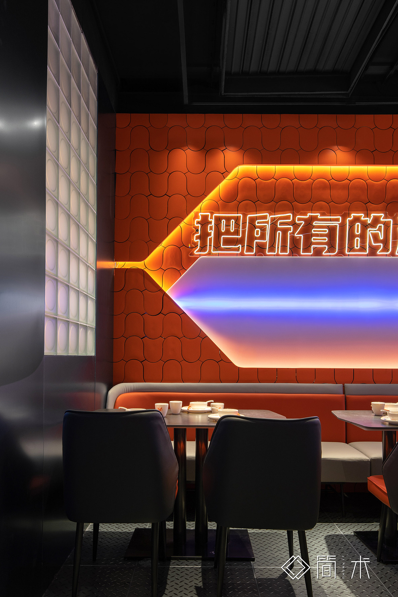 餐饮空间摄影丨魔能肉蟹煲（图ZMzA5MDQxNjM2） - 环境/建筑摄影 - 站酷设计师简术建筑空间摄影原创素材 - 站酷ZCOOL