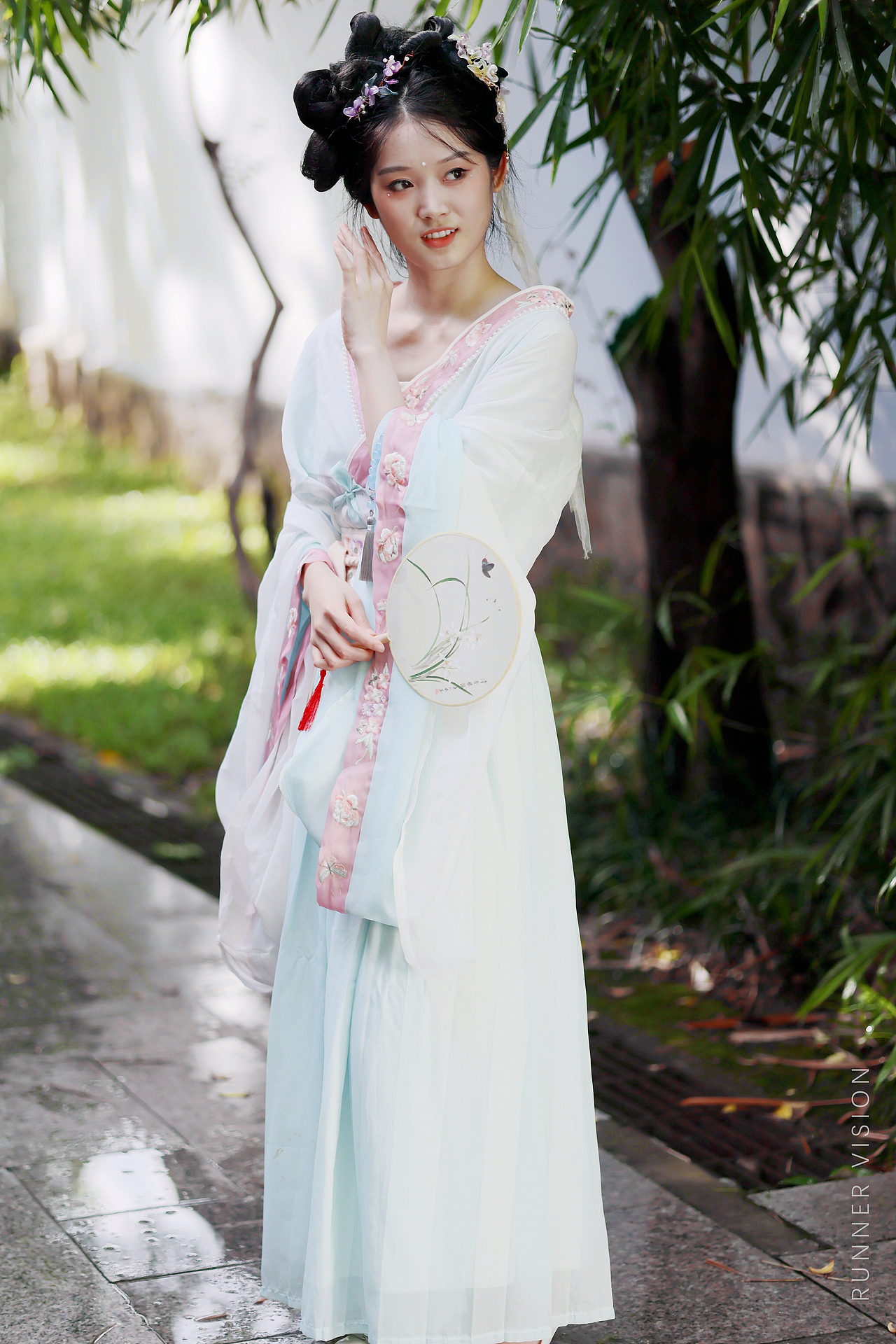 幻中伊人白衣飘