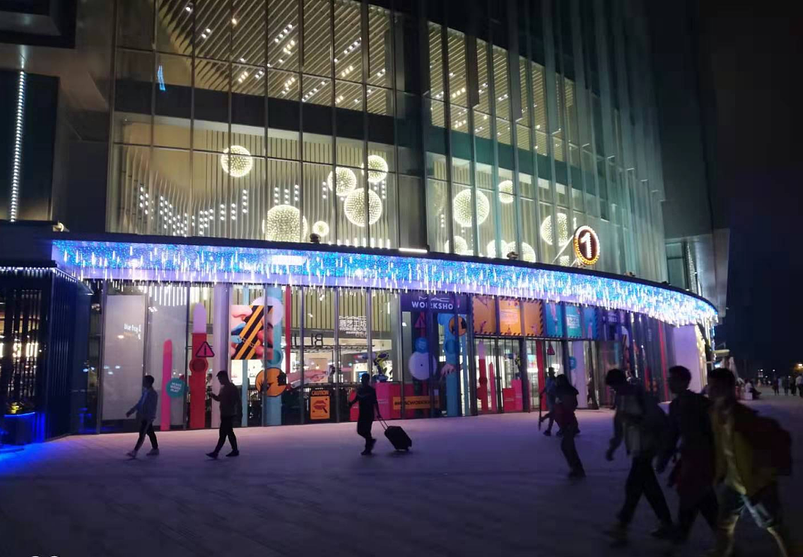 购物中心入口门厅中庭美陈吊饰订做铭星工厂美陈吊饰（图ZMzIwODIxNDUy） - 商业空间设计 - 站酷设计师铭星灯光美陈工厂原创素材 - 站酷ZCOOL