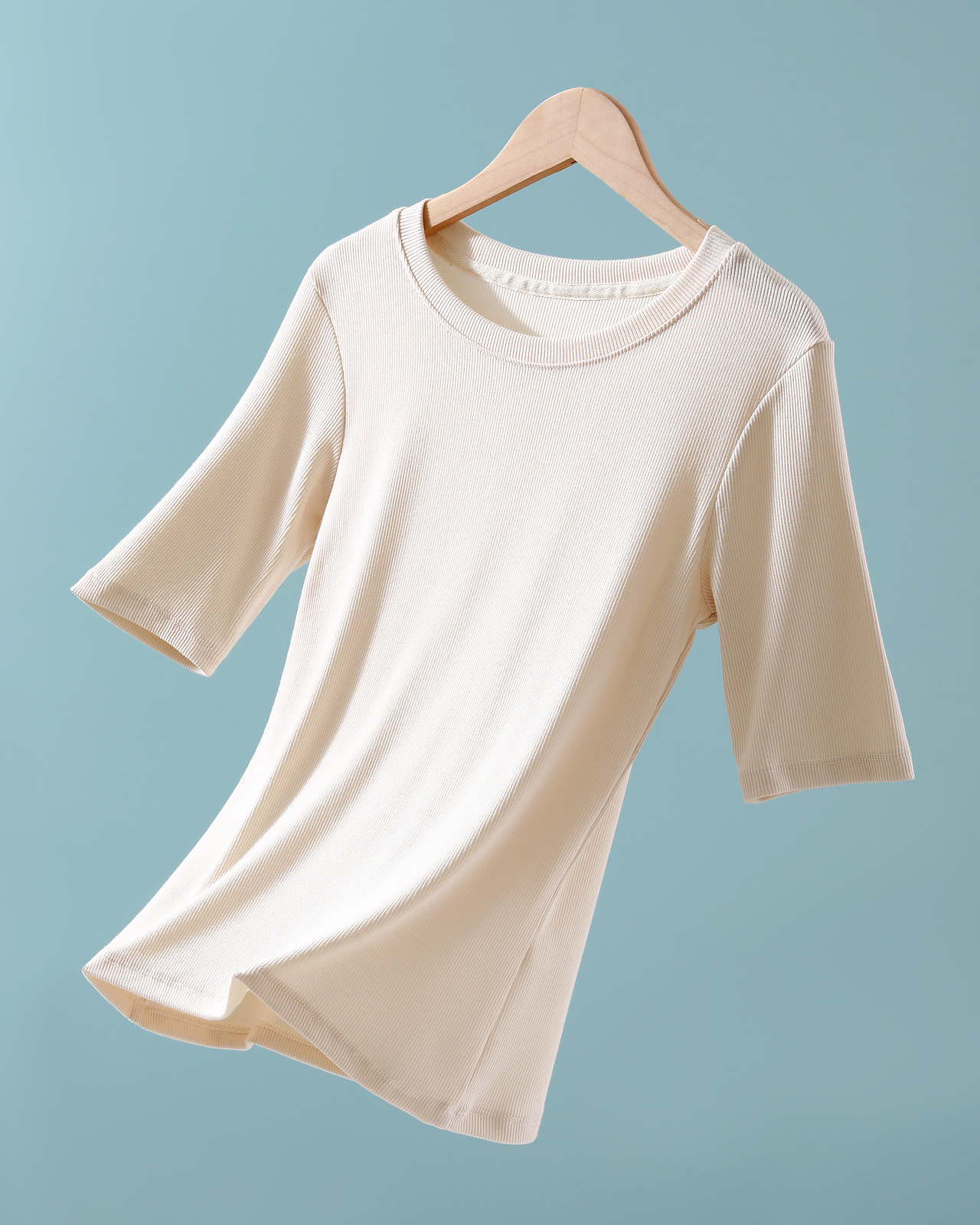 女式T恤の静物拍摄