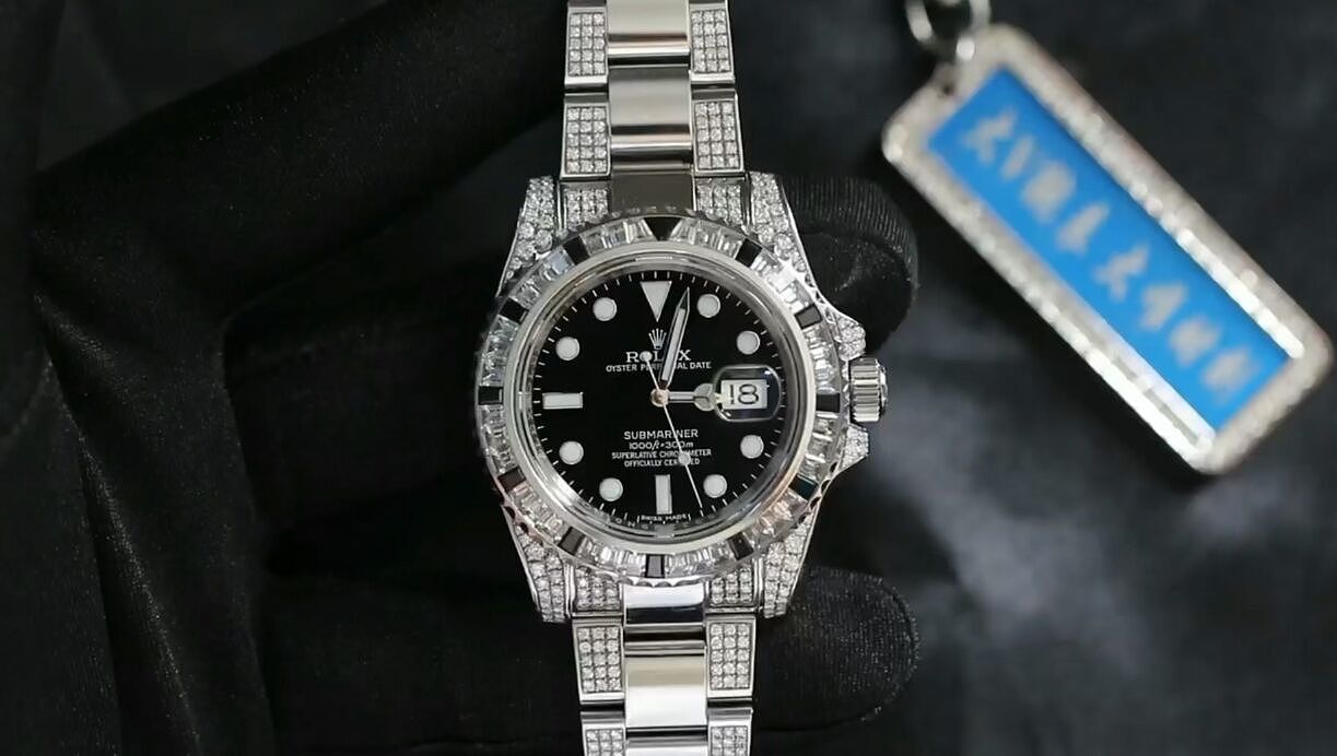 黑水鬼改装后镶钻腕表,个性改装后镶钻劳力士黑水鬼!