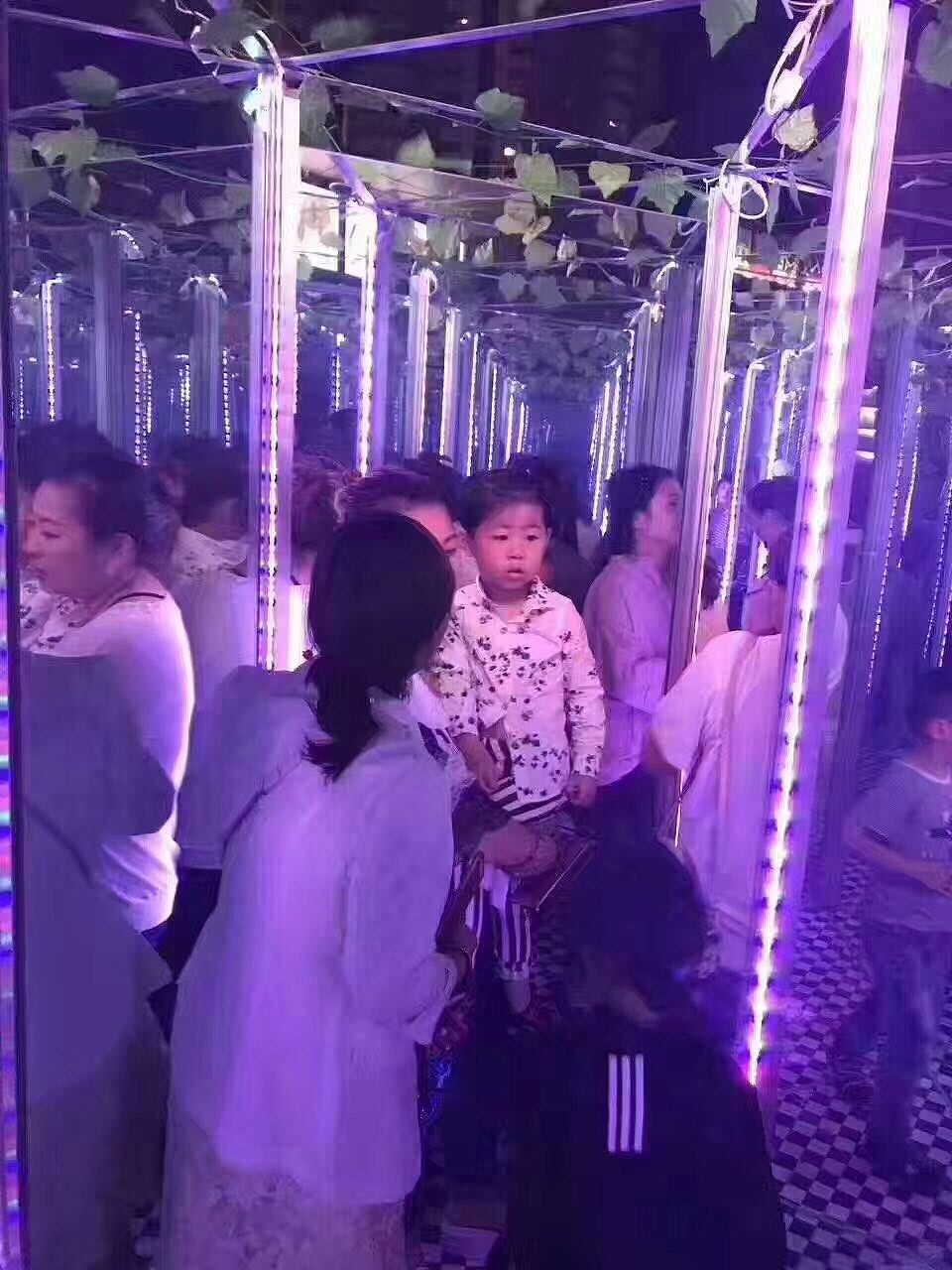 鹤壁市娱乐暖场道具魔幻镜子迷宫出租,出售