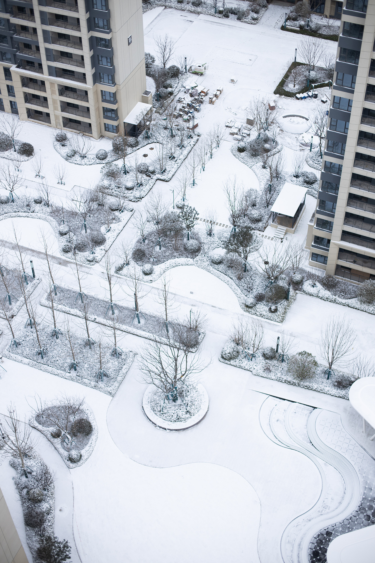 郑州华润凯旋门雪景