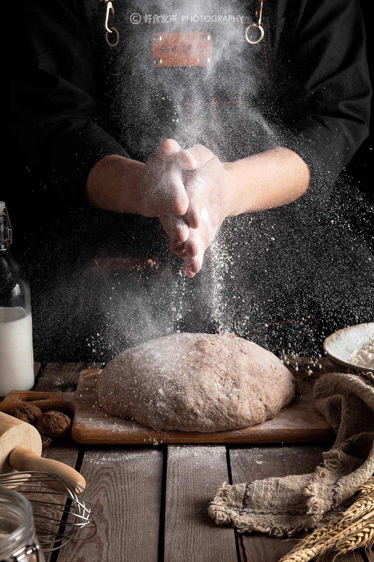 一组暗调风格的面包制作过程拍摄 | 面包摄影