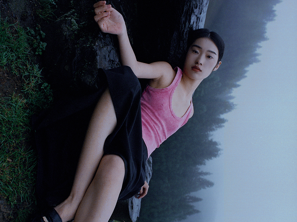 以身外身，做梦中梦。