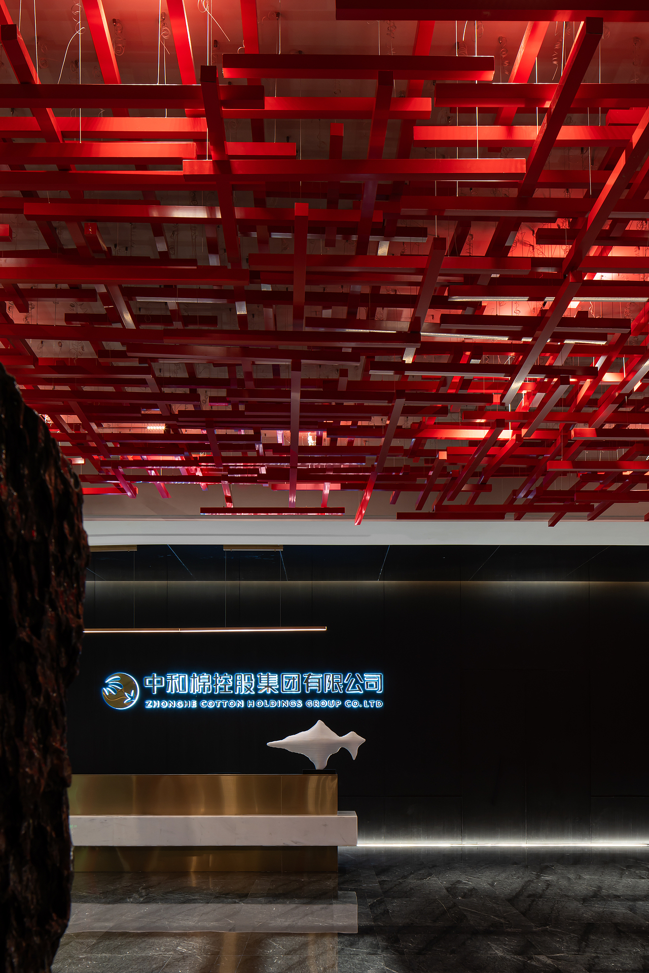 以梭代笔,以丝作画