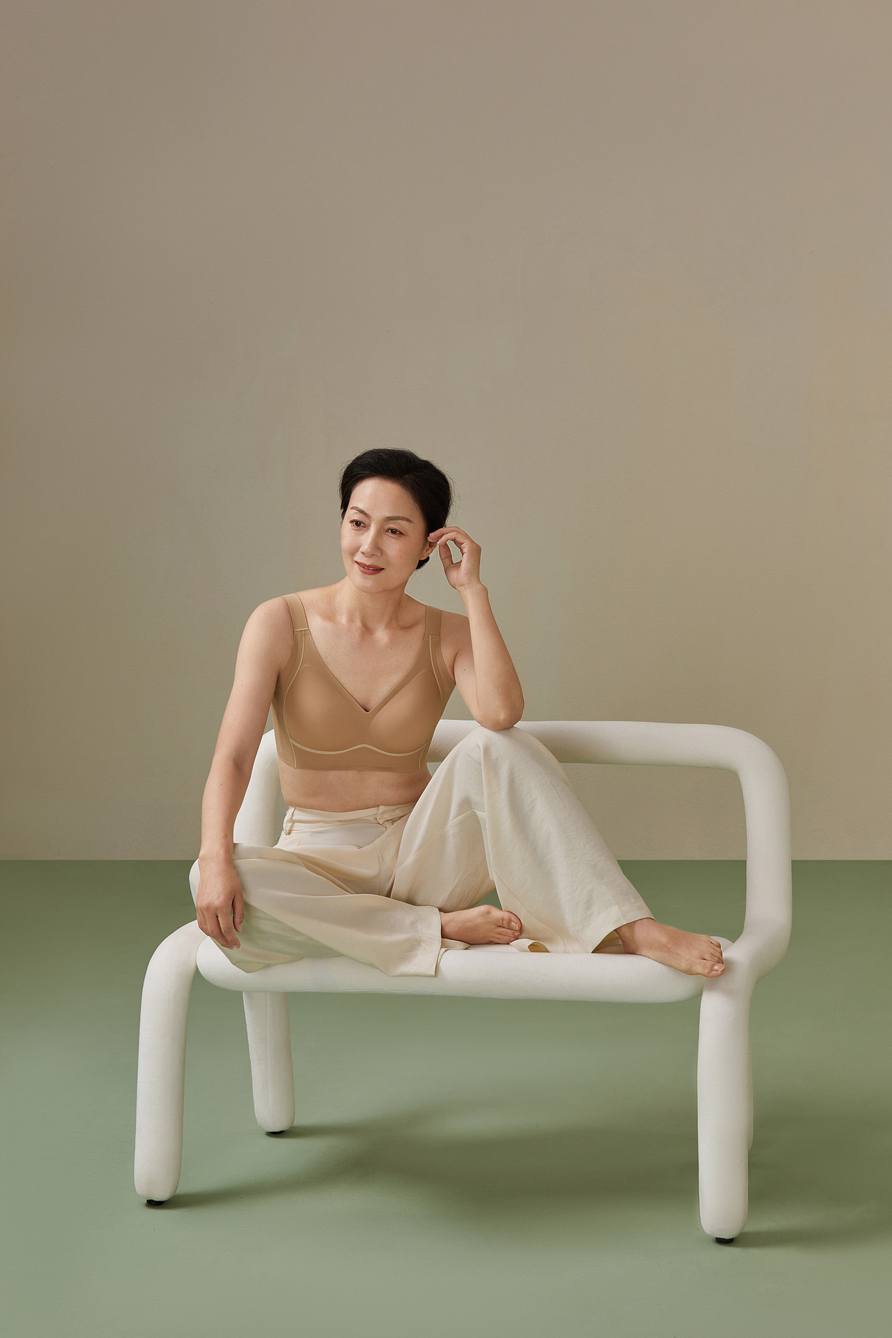 HEIBAI电商 | 中老年文胸也能拍出松弛感（图ZMzU4NzUxOTUy） - 人像摄影 - 站酷设计师杭州黑白影像原创素材 - 站酷ZCOOL