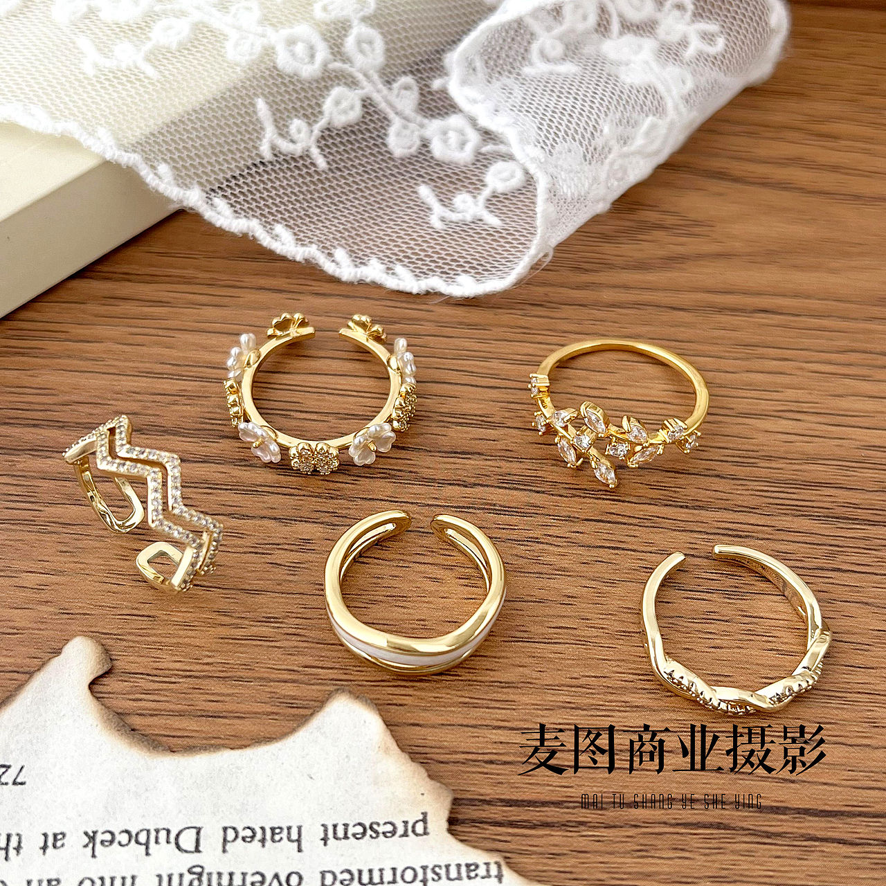 产品摄影 外贸饰品戒指拍摄 戒指静物平铺拍照外贸拍摄（图ZMzY5NzQ0NjM2） - 产品摄影 - 站酷设计师义乌麦图摄影官网原创素材 - 站酷ZCOOL