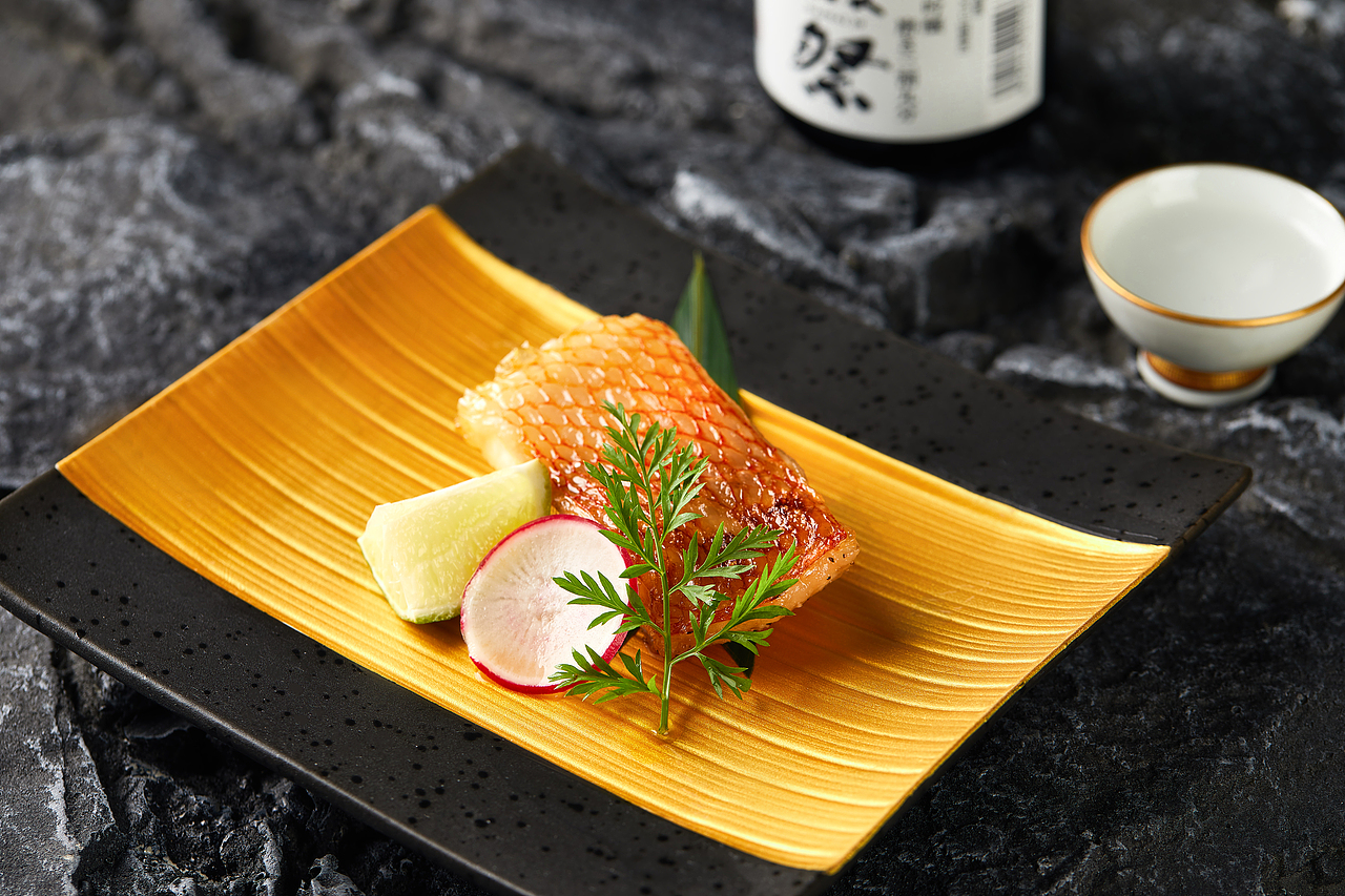 日本料理拍摄 寿司 刺身 日式烤串（图ZMjk5NDIxMjU2） - 美食摄影 - 站酷设计师消失的人鱼线原创素材 - 站酷ZCOOL