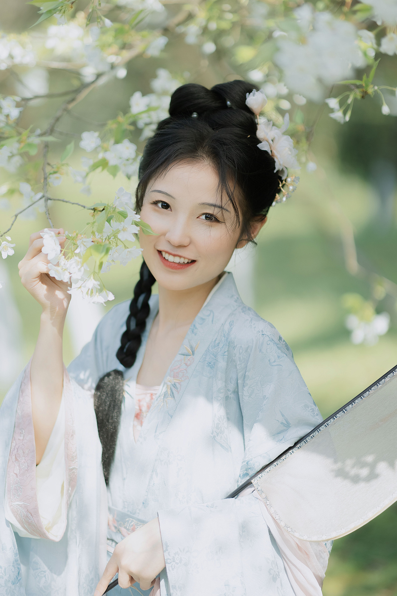 樱花树上的少女(图ZMzQ3MzkxMzQ4) - 人像摄影 - 站酷设计师若寒Rock原创素材 - 站酷ZCOOL