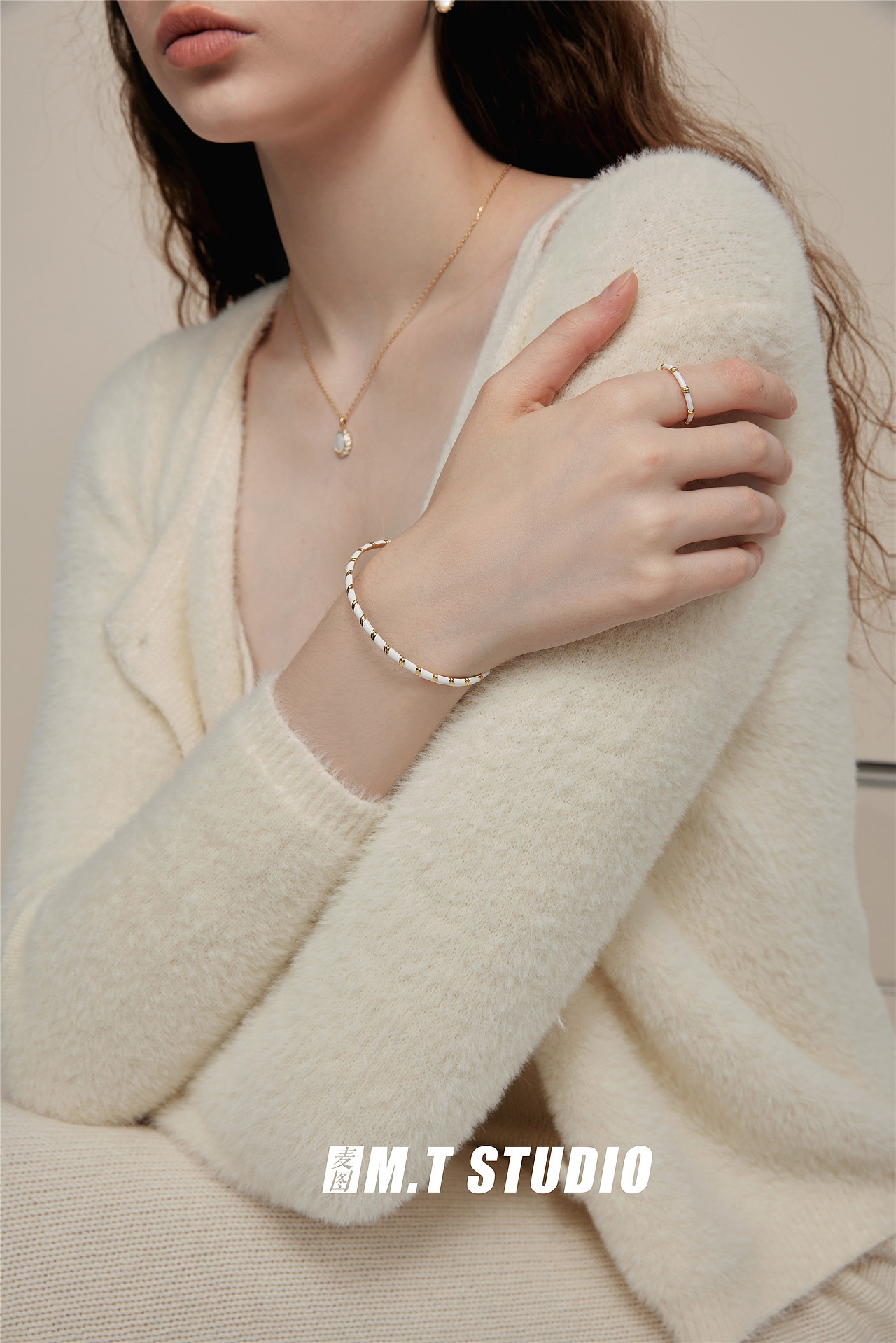 高级感女外模饰品模特图首饰珠宝摄影定制拍摄