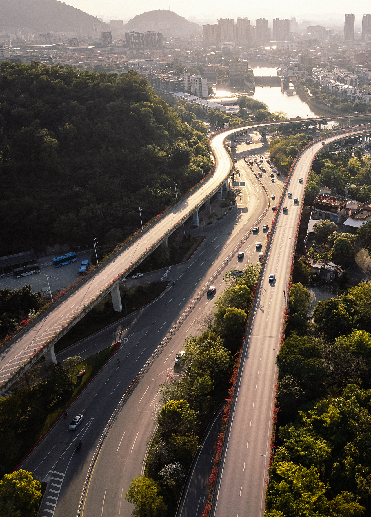 日落航拍西樵大桥，愿早日战胜疫情