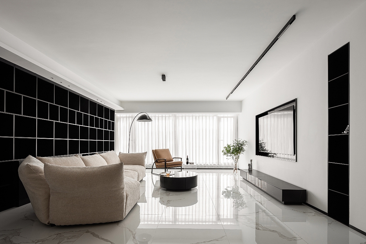 木色与黑白色调搭配,经典的美