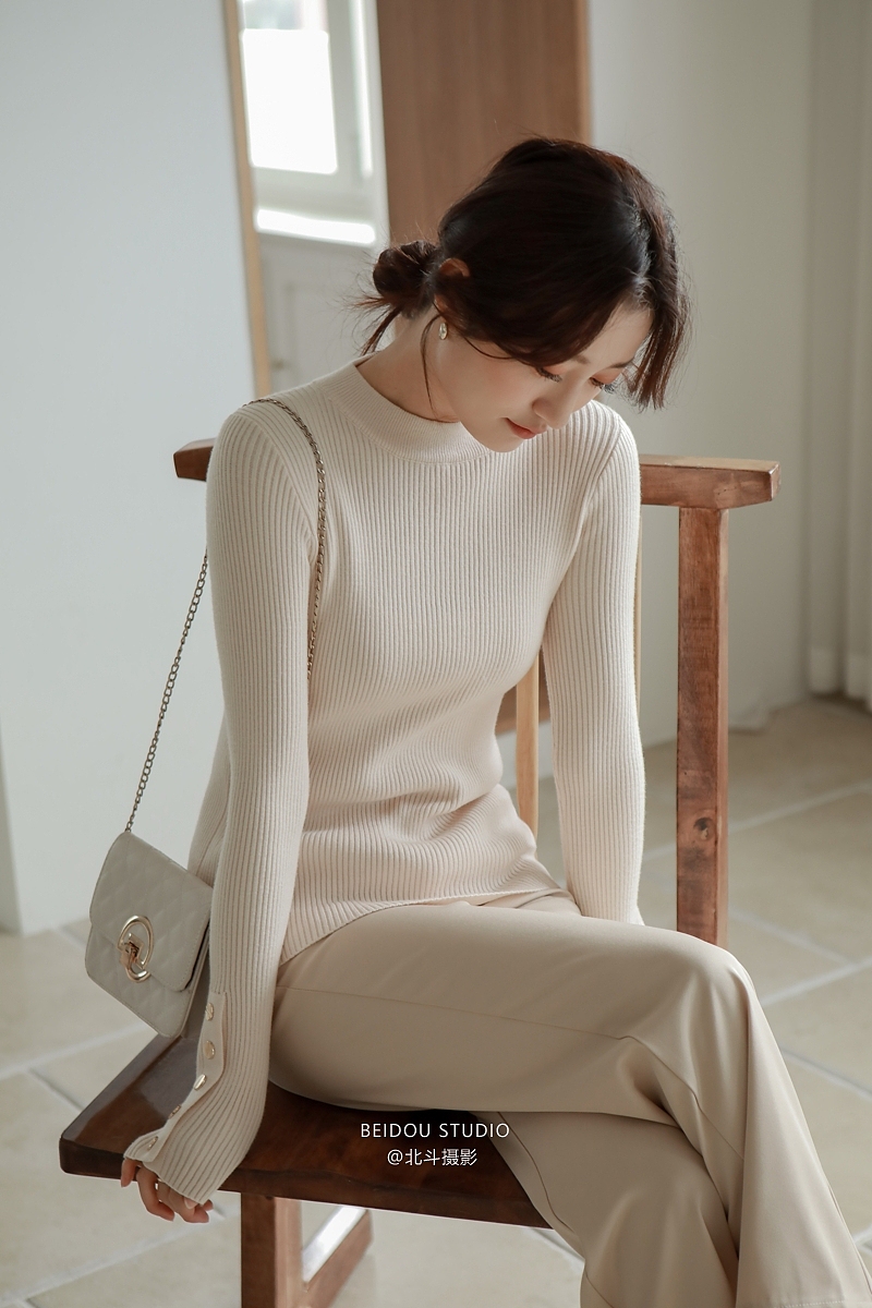 白甜 打底衫拍摄 打底衣拍摄 羊毛衫拍摄（图ZMzI5Nzk0ODU2） - 人像摄影 - 站酷设计师北斗摄影原创素材 - 站酷ZCOOL