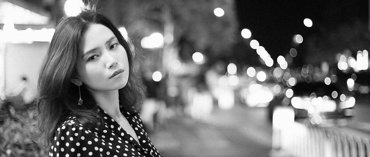 在一个灯火粲然的夜里