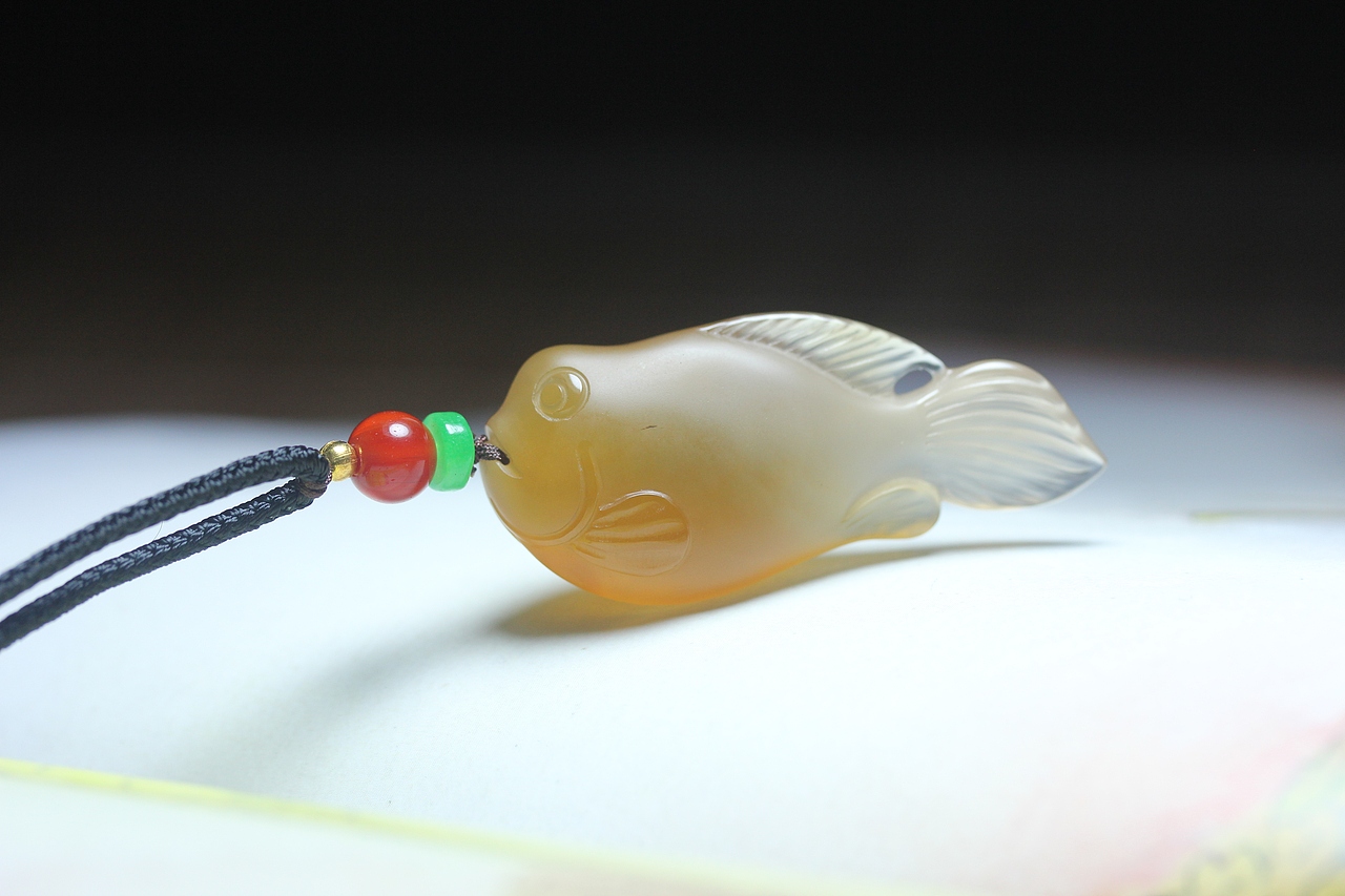 九张23.6.15马料黑色巧雕年年有余