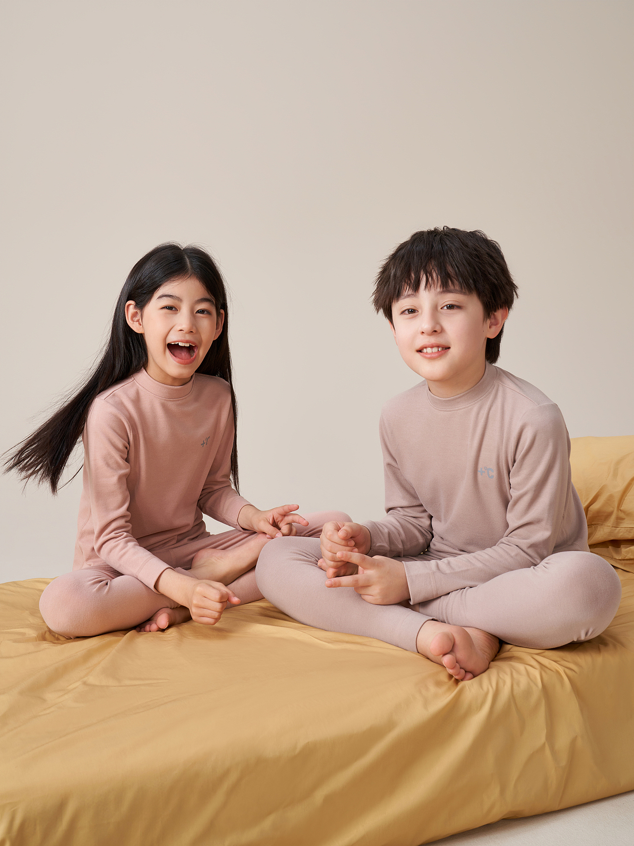 holakids x 猫人儿童保暖内衣 2022 A/W（图ZMzI0NTQyODUy） - 人像摄影 - 站酷设计师holakids原创素材 - 站酷ZCOOL