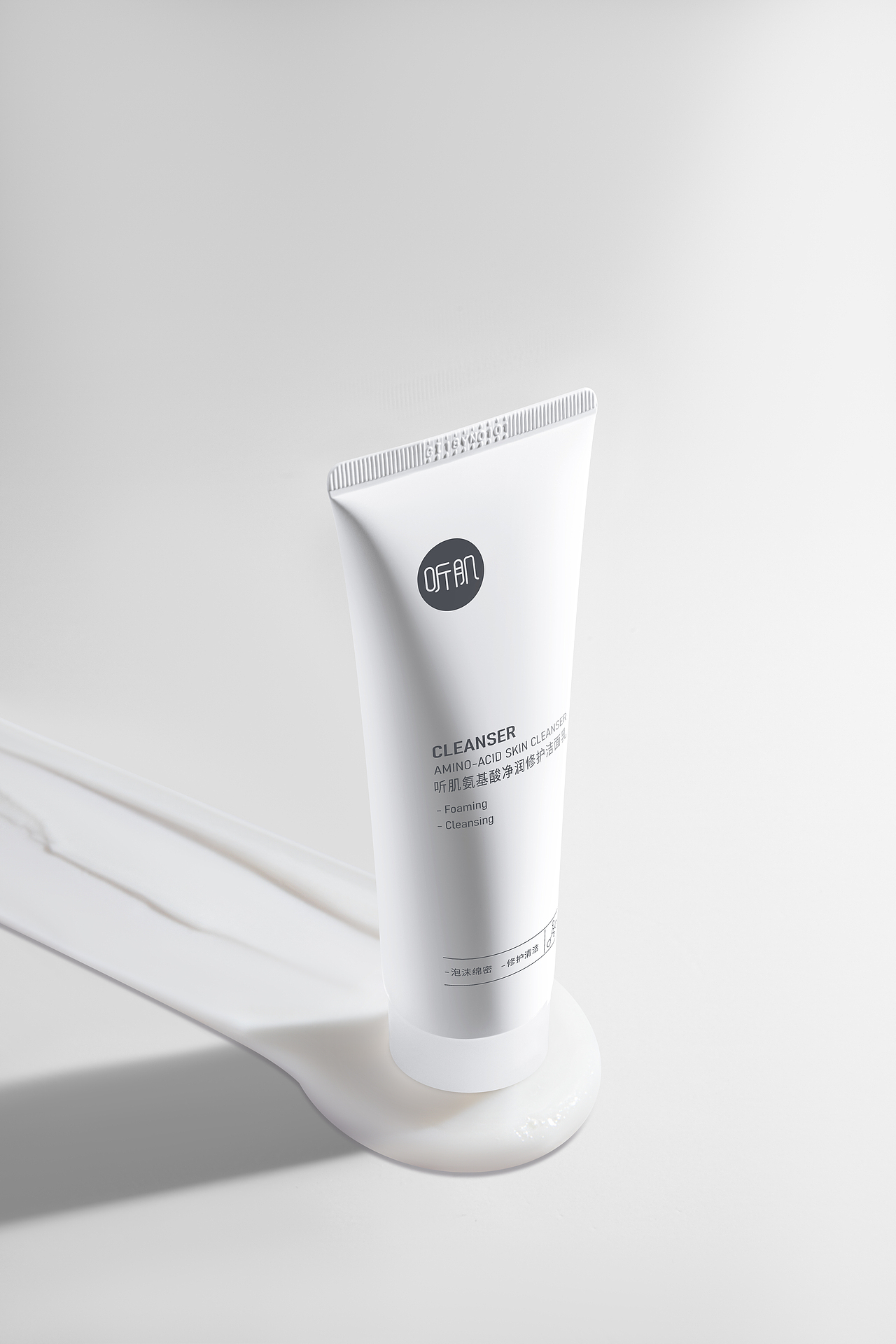 听肌氨基酸精润修护洁面乳
