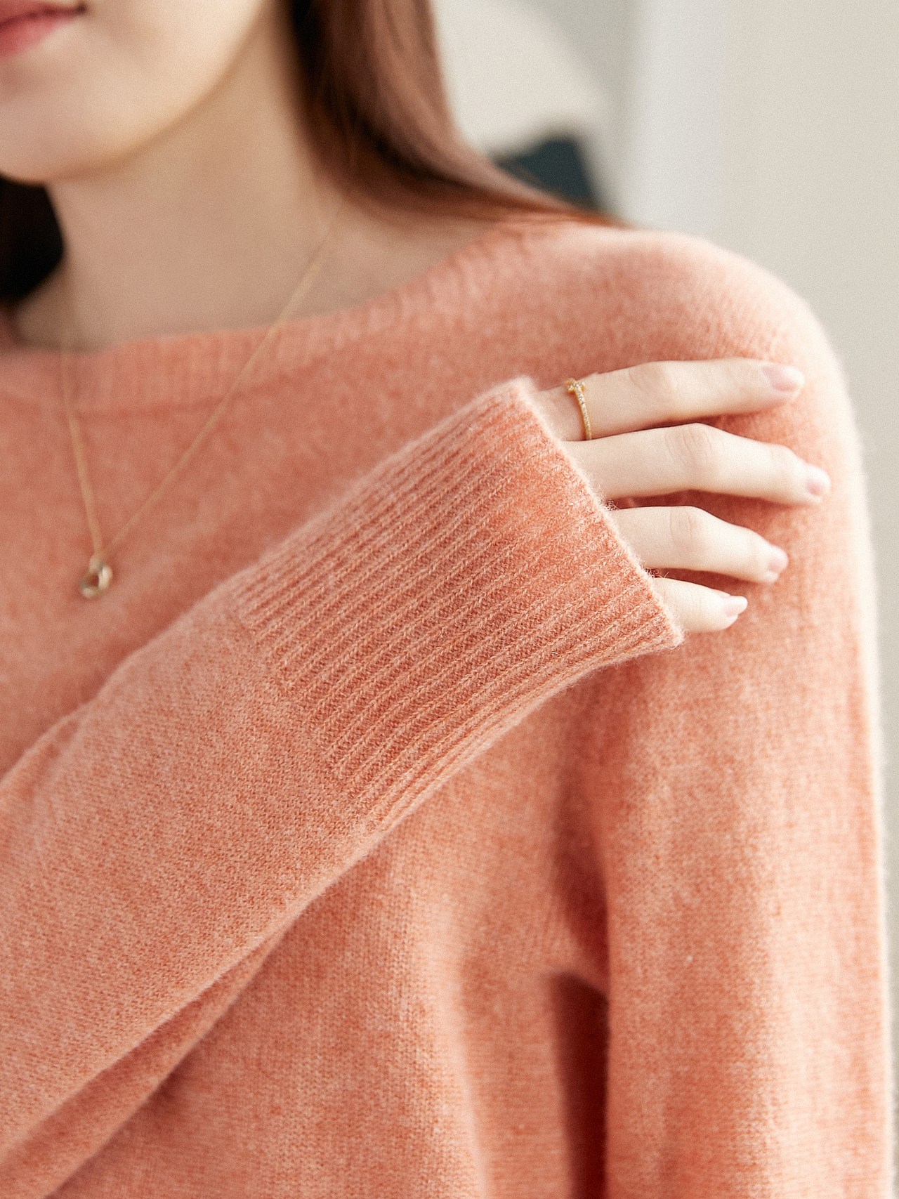 3色圆领羊毛衣上身图拍摄