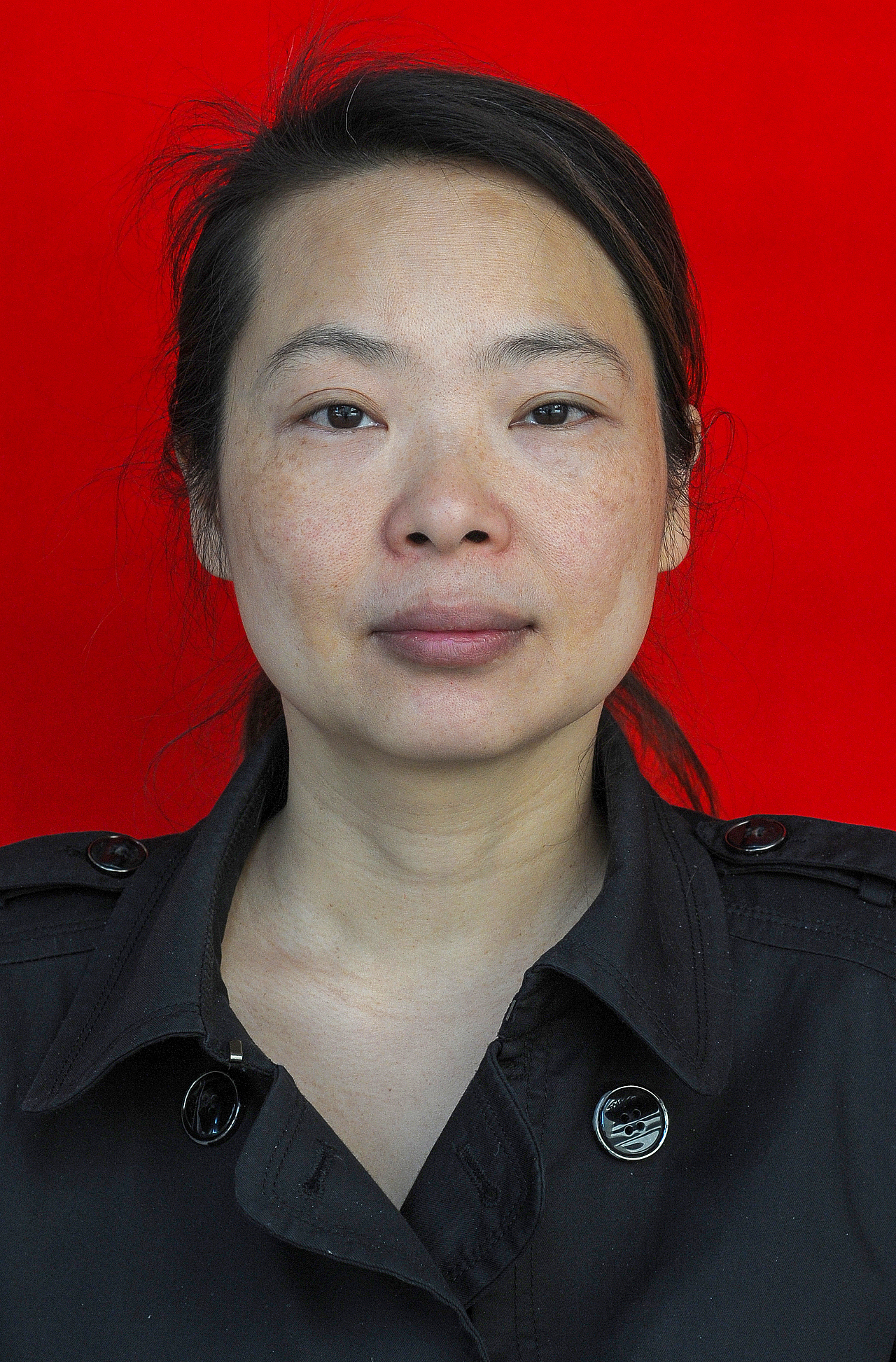 此大姐满脸的色斑