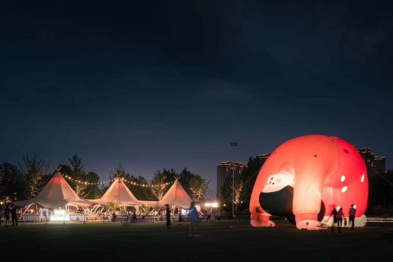 大明气模——下腰女孩 艺术展