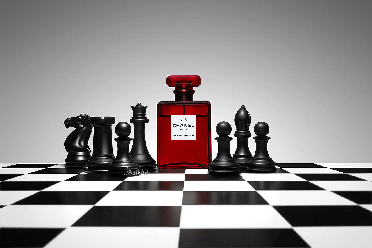 CHANEL N°5 香奈儿香水 红色圣诞限量版 创意拍摄
