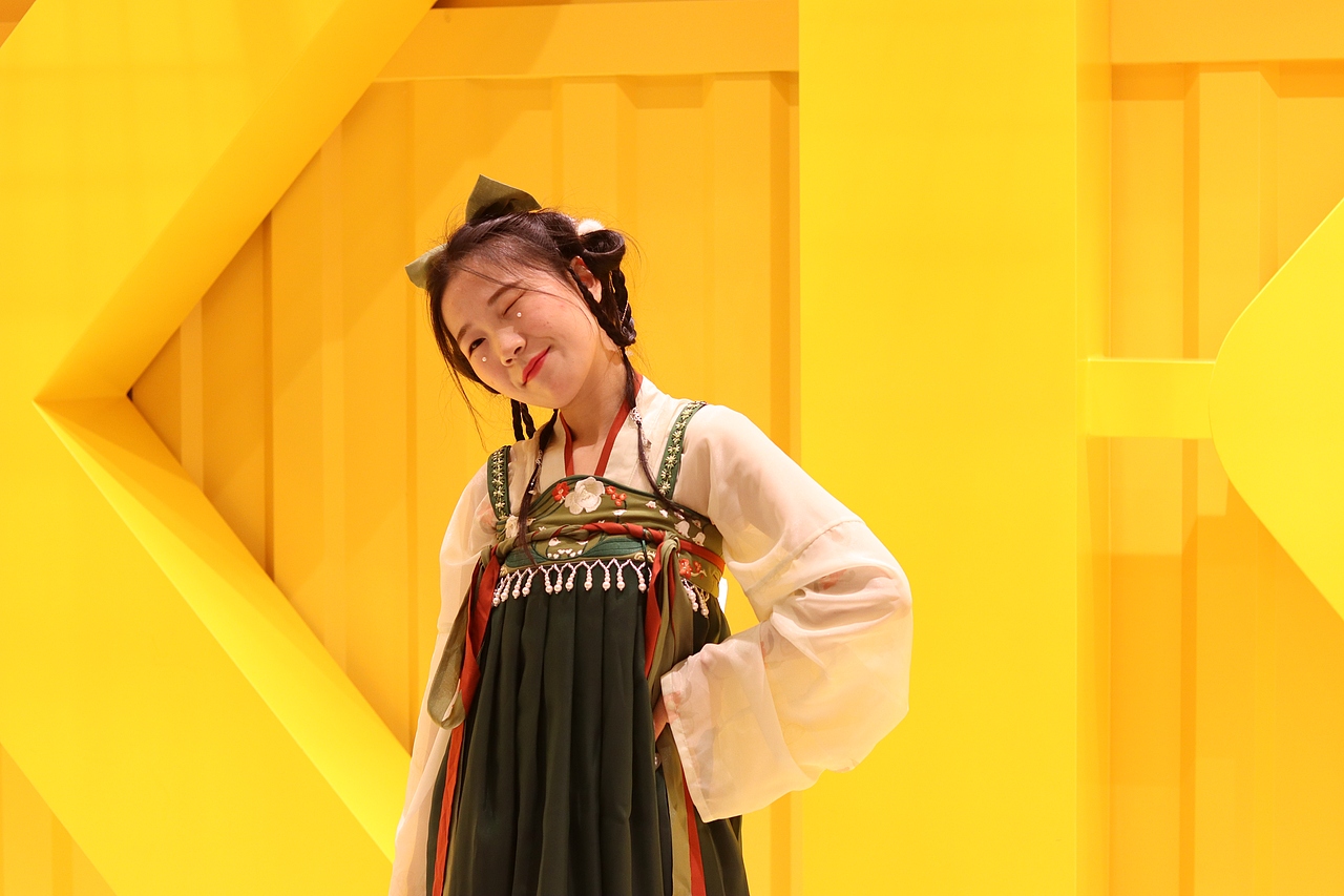 柠檬水打翻的瞬间 ,看到了夏天。