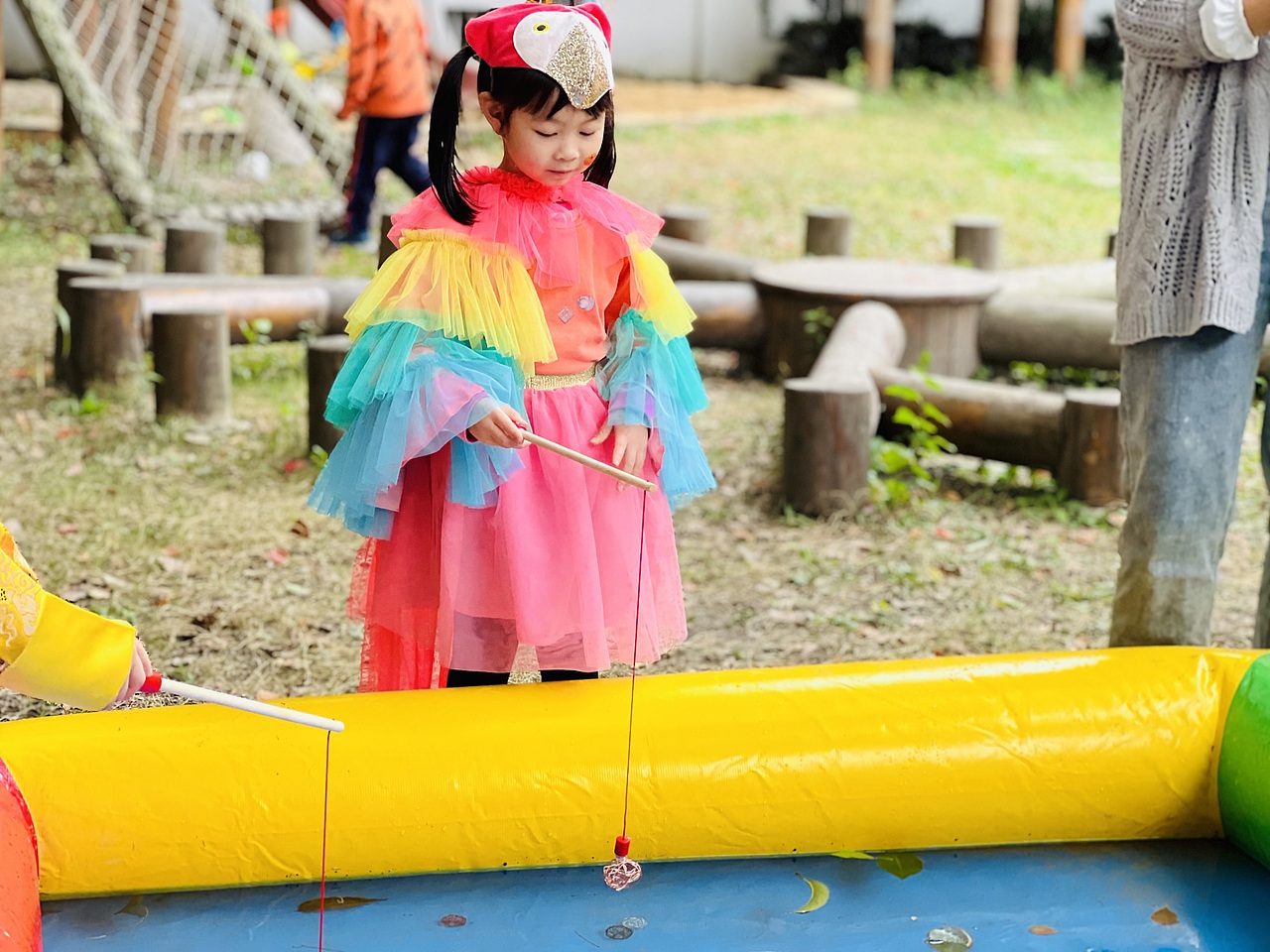 艺术美学｜空间布景·《秋日橙色派对》主大厅布景（图ZMzM0MTU1MTg0） - 雕塑 - 站酷设计师艺术美学张汉卿原创素材 - 站酷ZCOOL