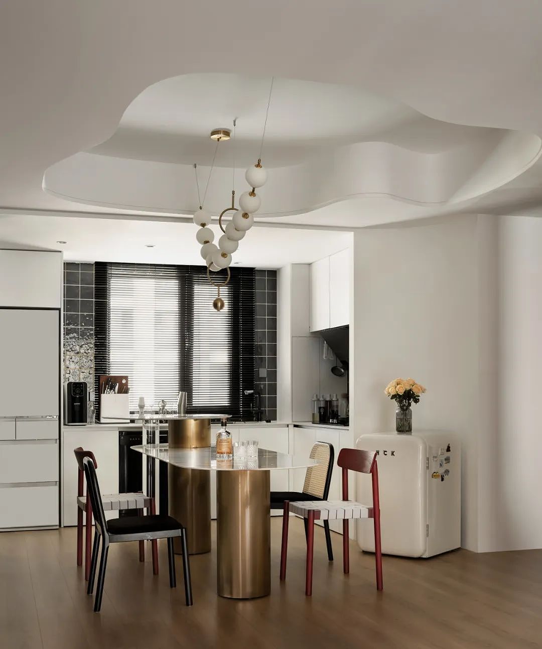 128㎡两人居,3个大洄游动线,隔而不断,空间自由开阔