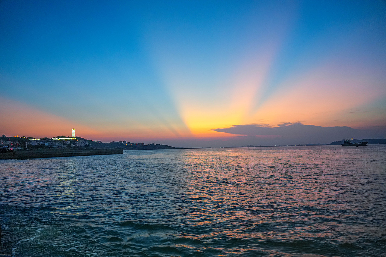 湄岛海上渡船晚霞风光（图ZMzE3OTUzNTQ0） - 风光摄影 - 站酷设计师莲蓬蛙蛙原创素材 - 站酷ZCOOL