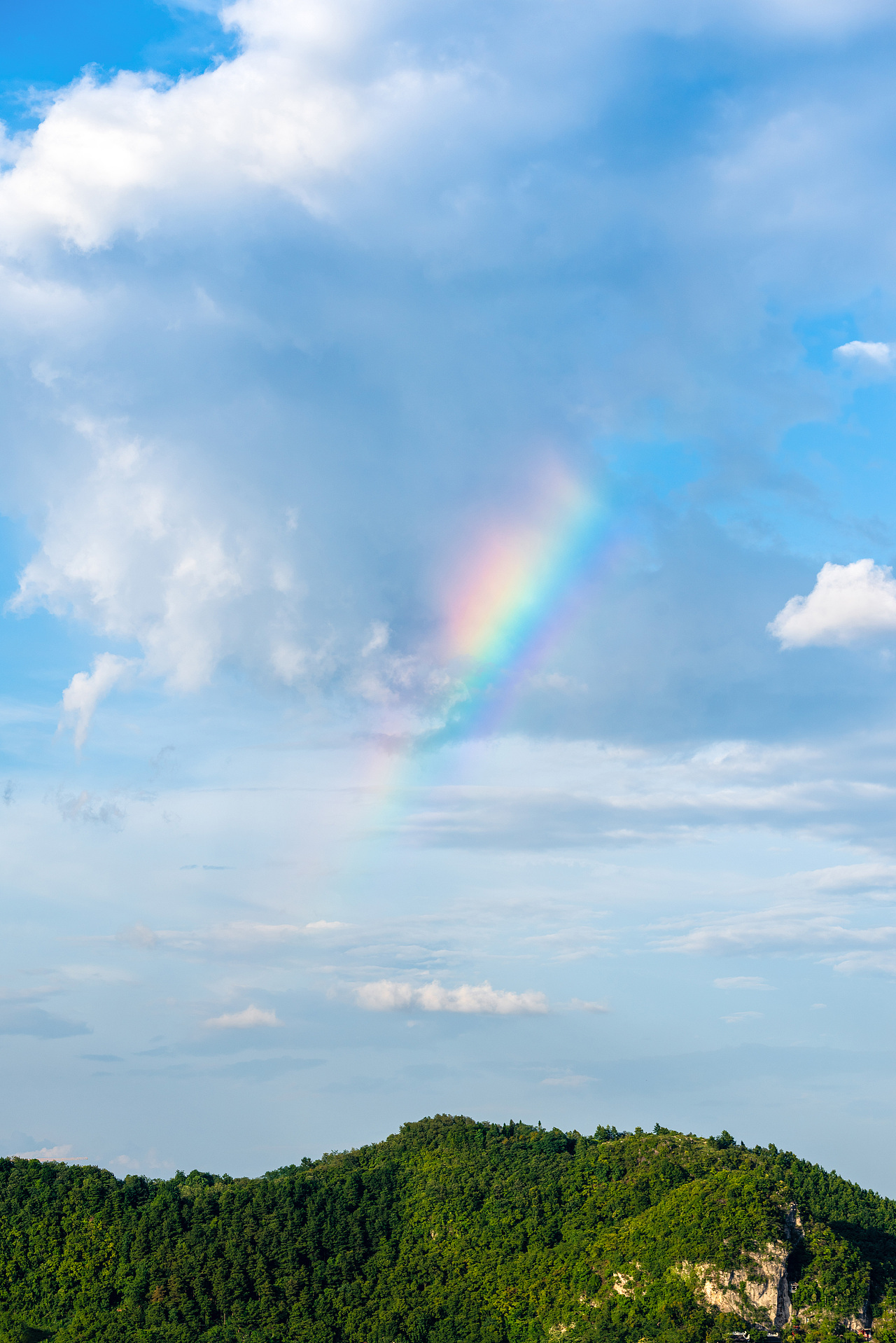 贵阳的完美夕阳和彩虹